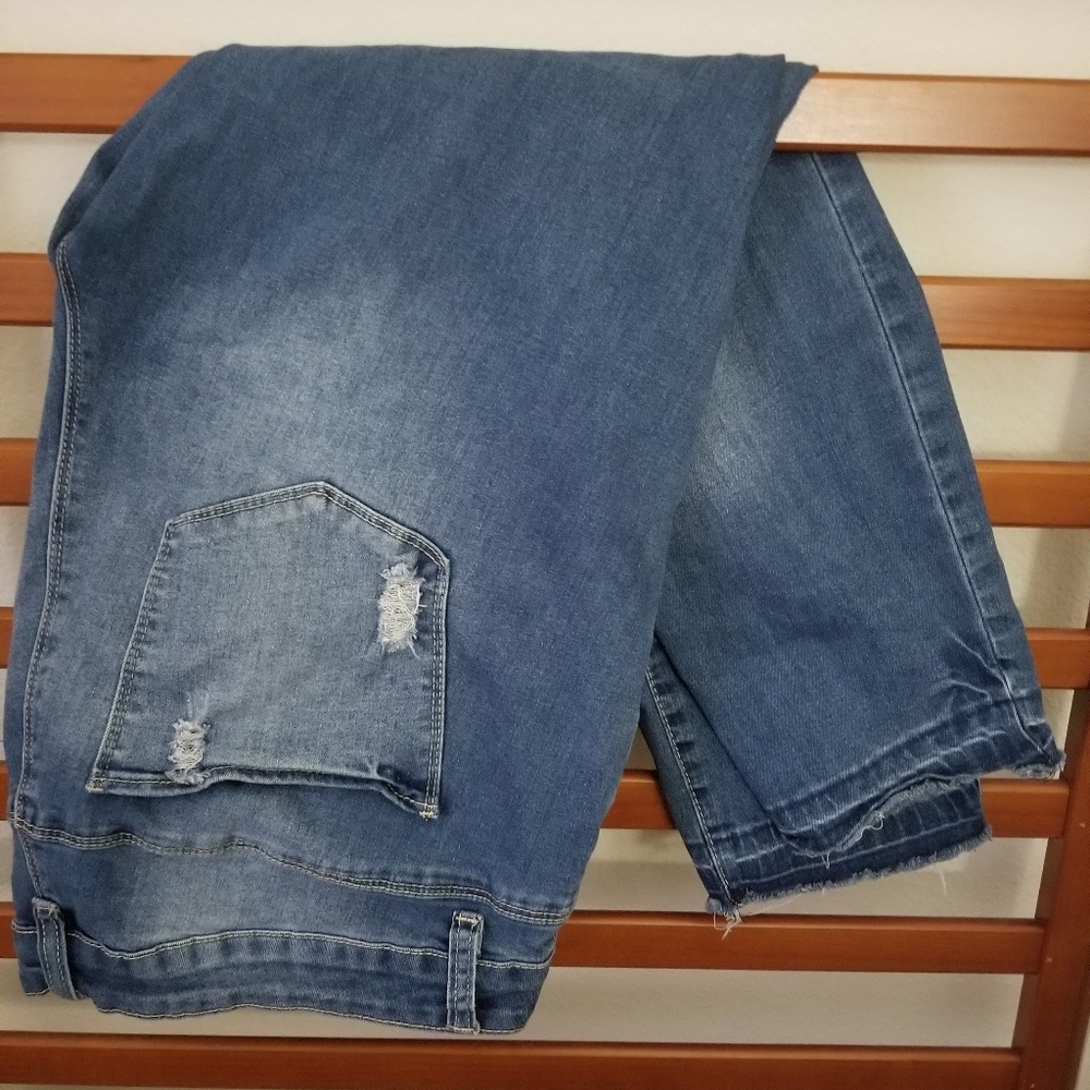 Royalty for me Jean's. Size 16w. Ankle crop skinny